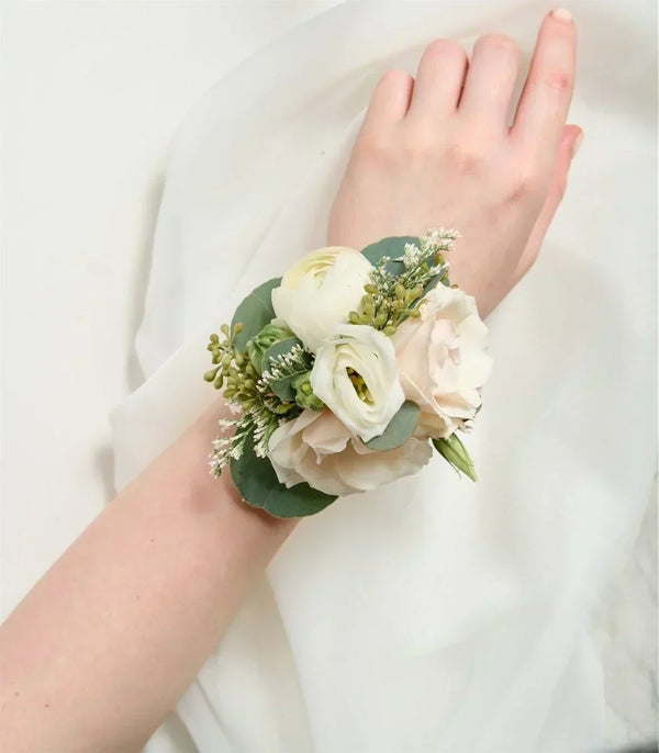 Homecoming Corsage Guide: How to Choose, Order, and Style for the Big Night