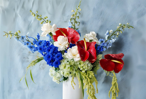 Red, White, & Bloom: The Prettiest July 4 Bouquets for Your Table