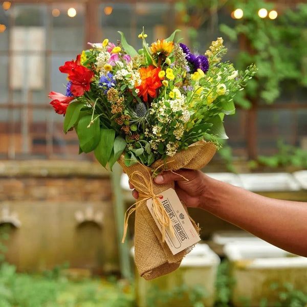 Labor Day Flowers: Easy Arrangements for the Last Big Outdoor Gathering of Summer