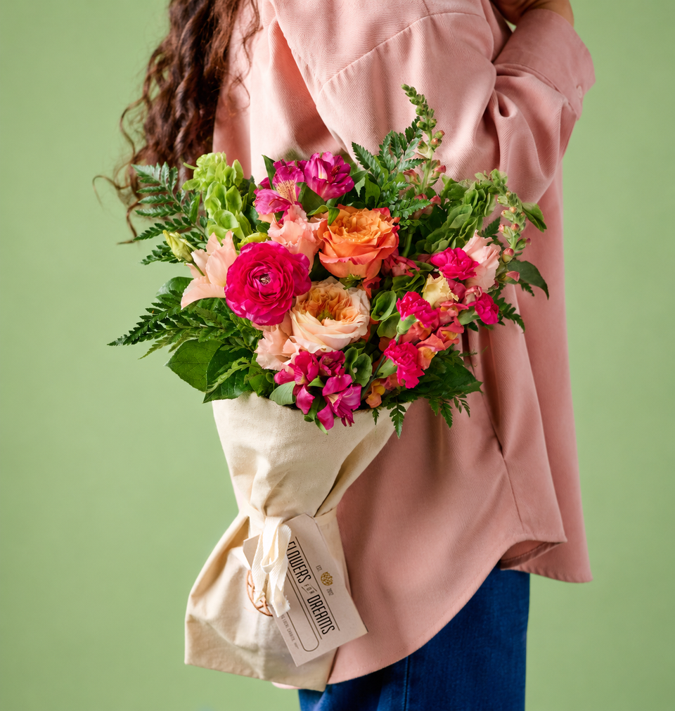 Rose Delivery collection featuring fresh handcrafted rose bouquets in beautiful seasonal colors for romantic occasions, celebrations, and thoughtful gifting